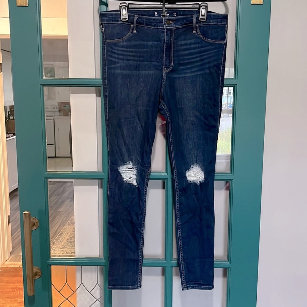 NWOT Hollister Distressed Skinny Legging 15L 32/30